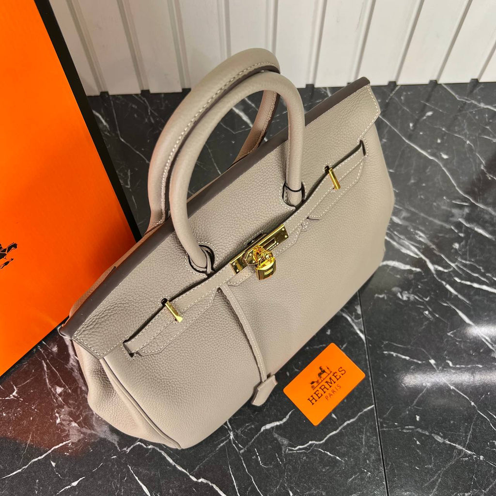 Hermes Birkin Bag 35 Cm 

35x27 Cm