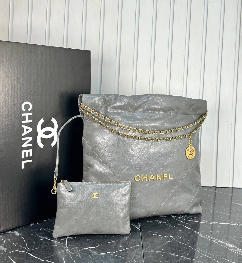 Chanel 22 Handbag

33x39 cm 
5648 ⭐️