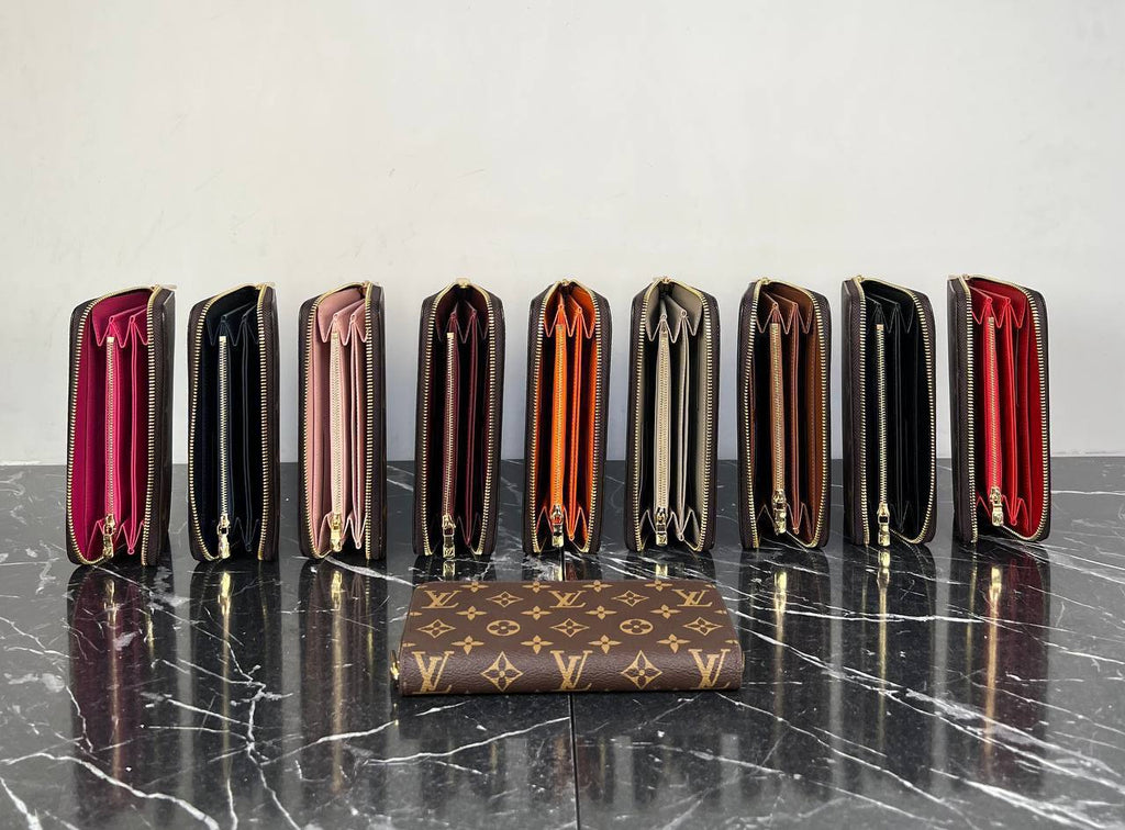 Louis Vuitton Zippy Wallet 

20x10 cm 
28.B ⭐️