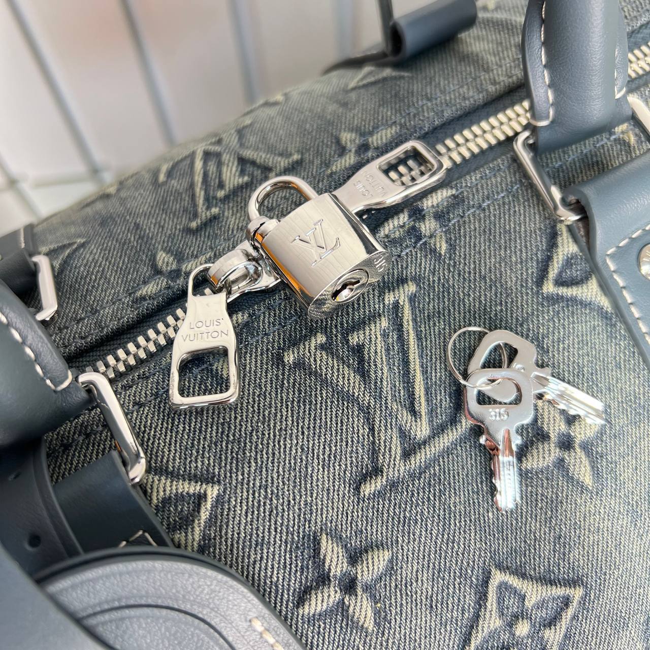 Louis Vuitton Keepall Banouliere Denim 50

5735-14 ⭐️