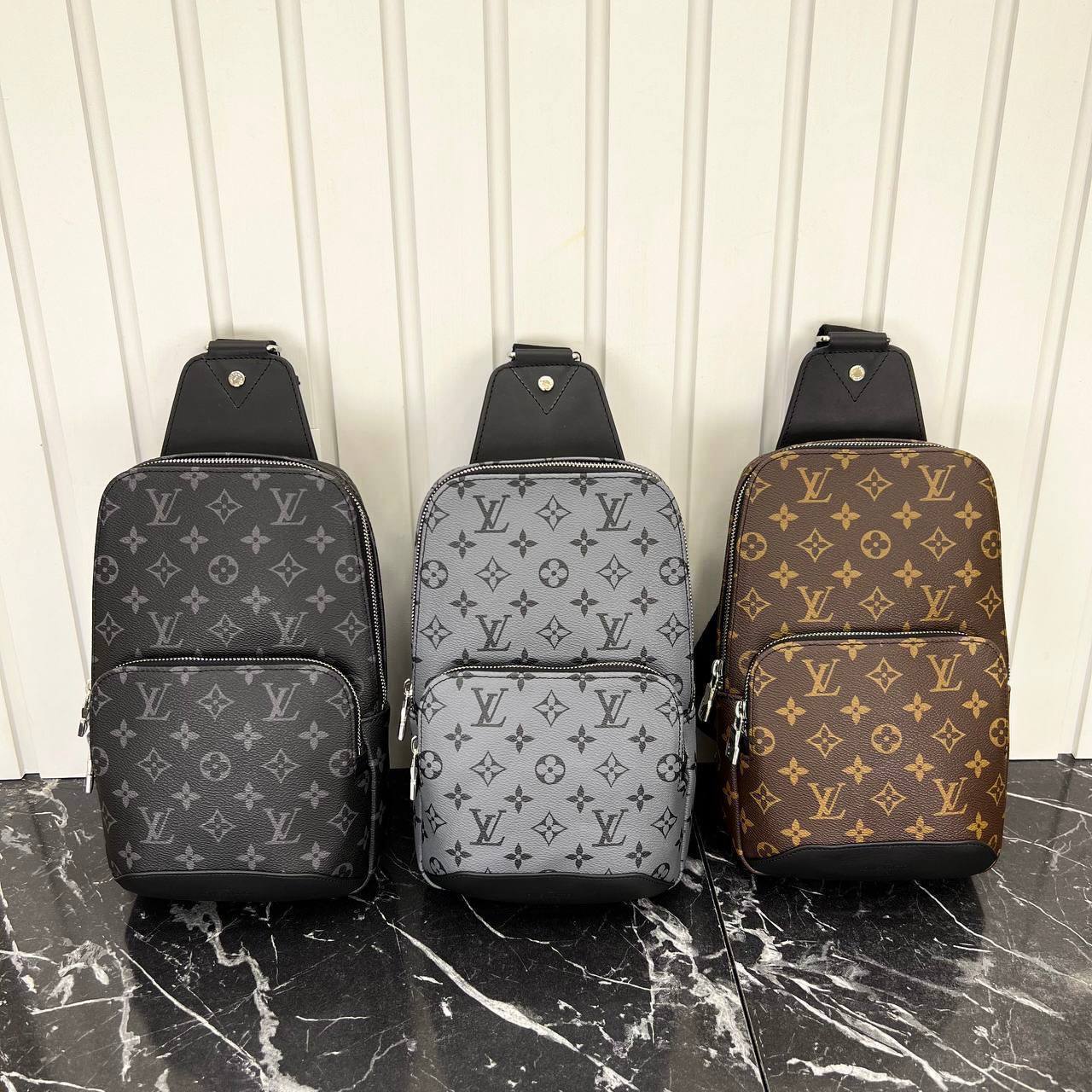 Louis Vuitton Avenue Sling Bag 

642-3