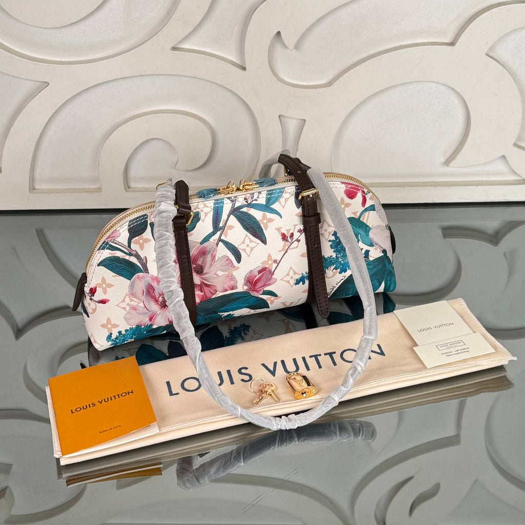 Louis Vuitton Squire East West

910593 ⭐️