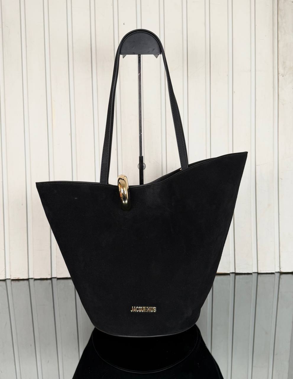 Jacquemus Bambola La Casa Suede Bag Large

33x38 cm
910388 ⭐️