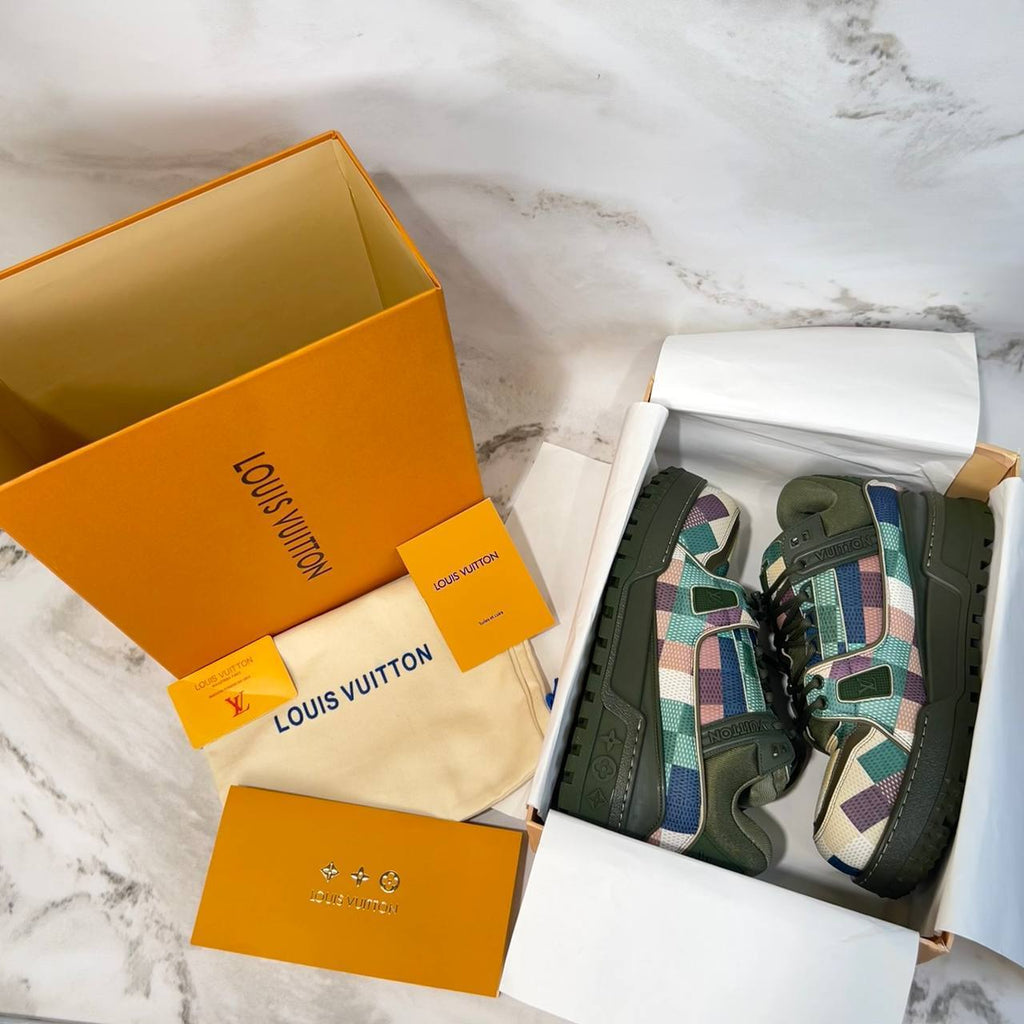 Louis vuitton sneakers 😍

3797-1⭐️