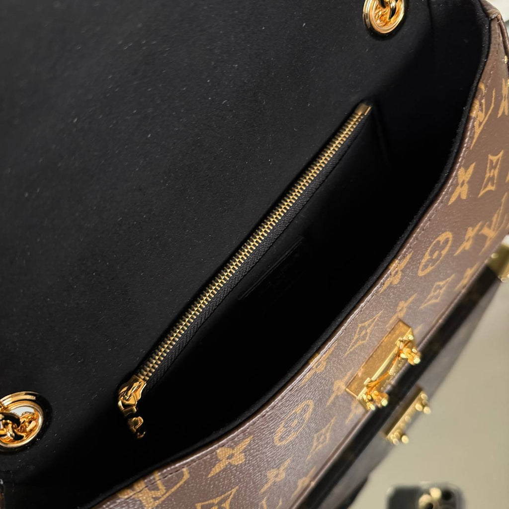 Louis Vuitton Trunkie East West

910471 ⭐️
