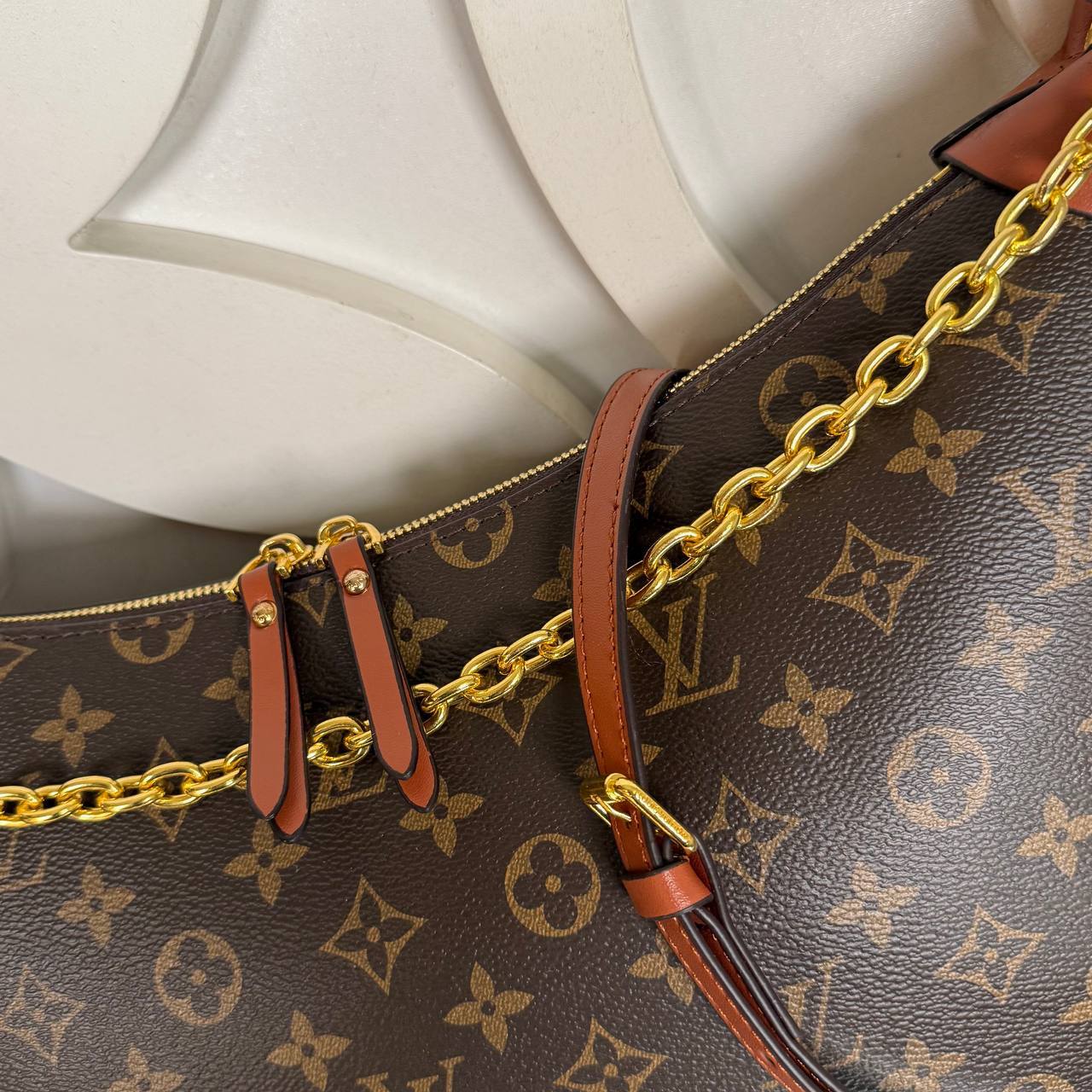 Louis Vuitton Loop Hobo Bag 

910432 ⭐️