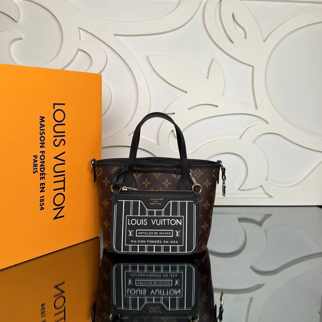 Louis Vuitton Neverfull Bandouliere Inside Out BB
Big size 42x28
19x16 cm small size 
210005 ⭐️