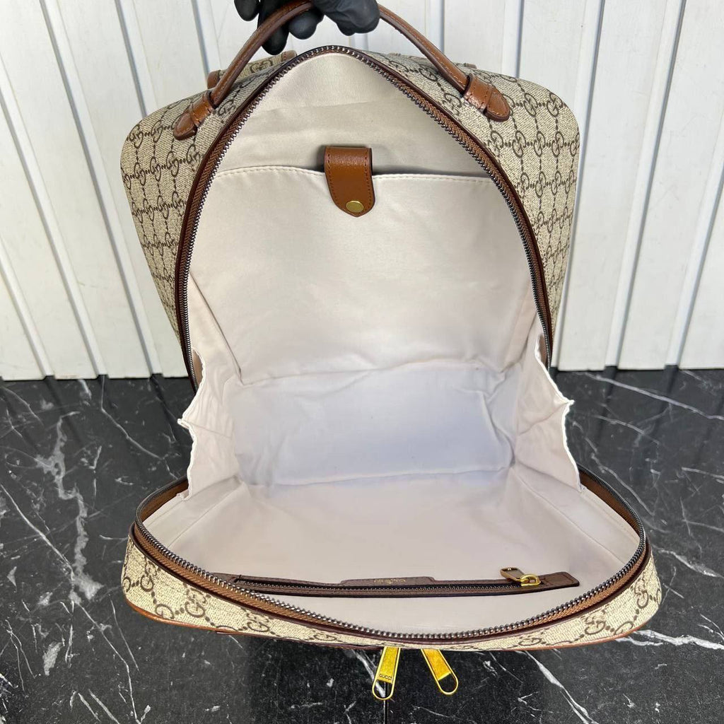 Gucci GG Supreme Backpack

32x36 cm 
6297 ⭐️