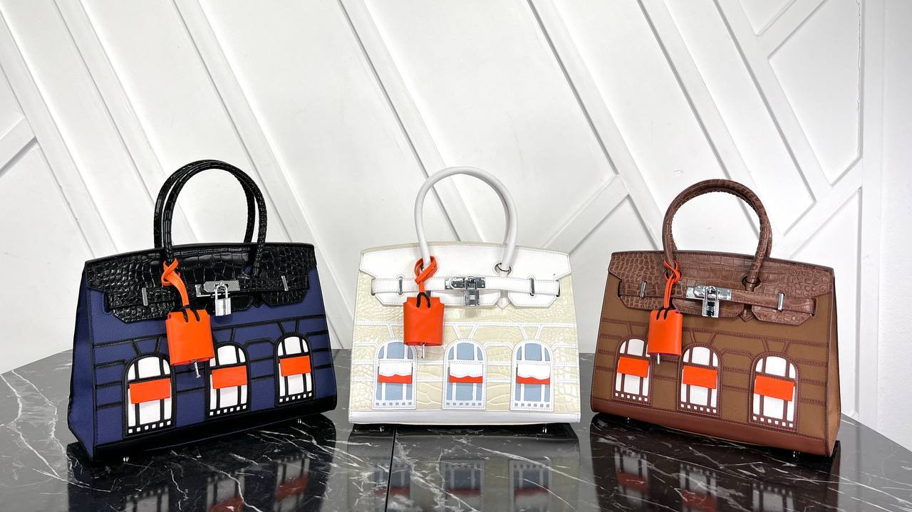 Hermes Birkin Bag 30 Cm 

30x22 Cm 
5447_4⭐️