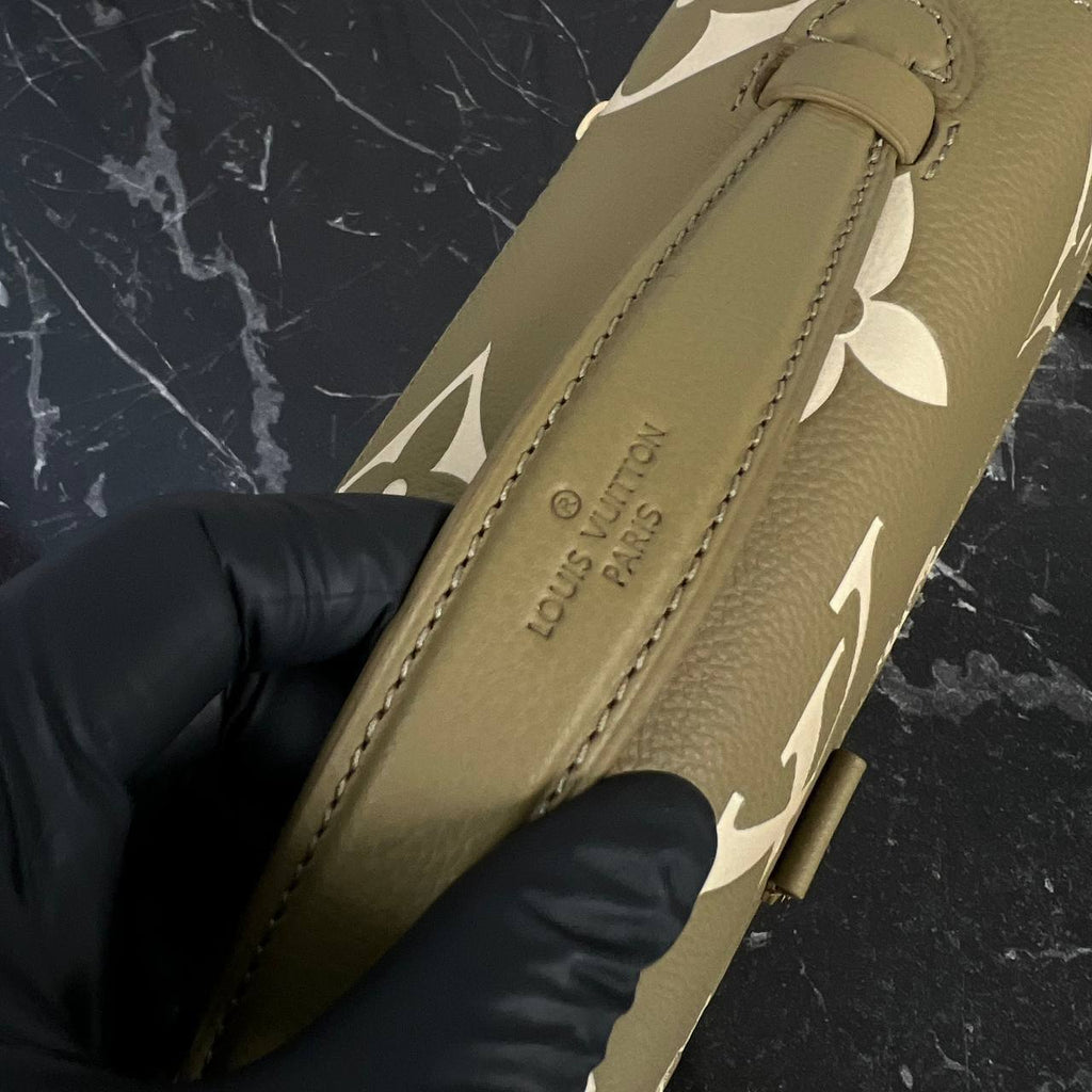 Louis Vuitton Pochette Metis  

5372-2 ⭐️