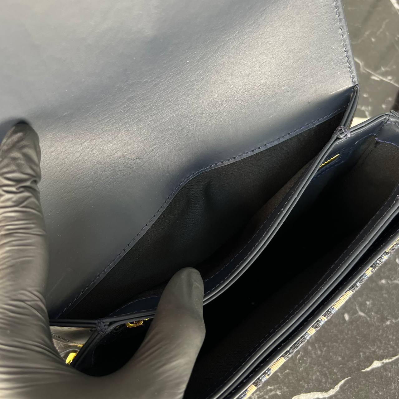 Christian Dior Signature Bag

24x14cm 
5686-1 ⭐️