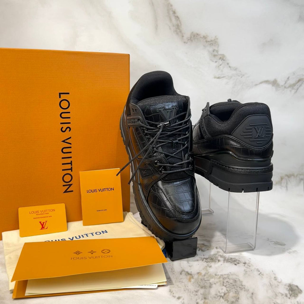 Louis vuitton sneakers 😍

3797-1⭐️