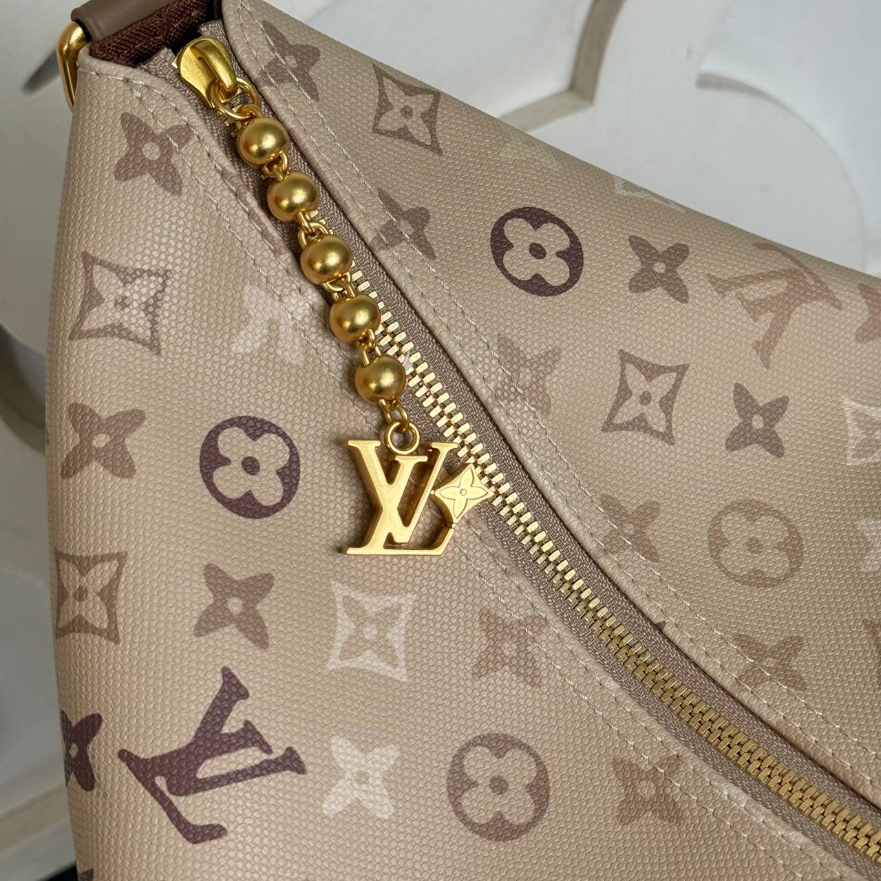 Louis Vuitton Vagabond Hobo Bag

910848 ⭐️