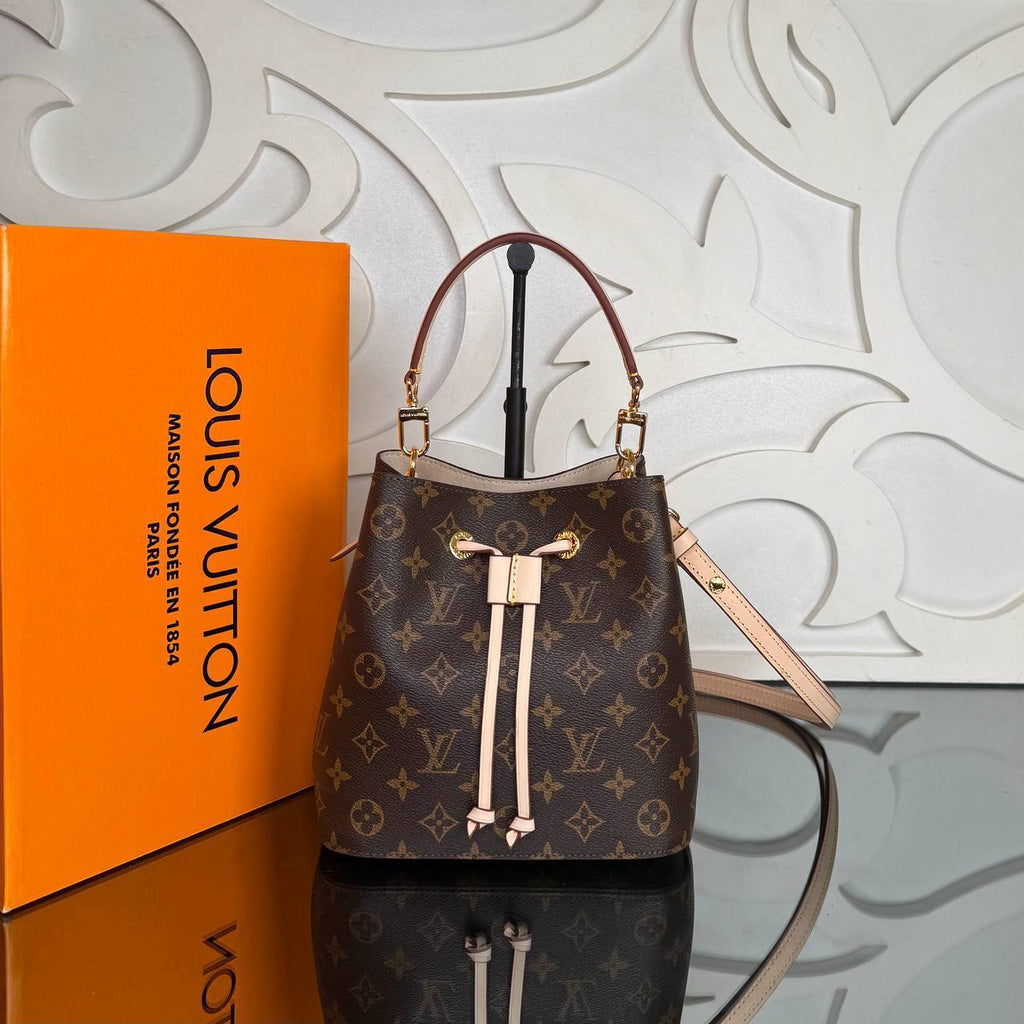 Louis Vuitton Neo Noe BB

676-2 ⭐️