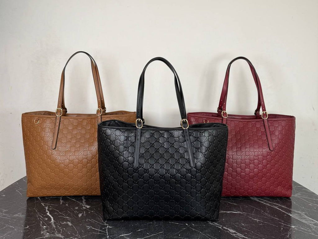 Gucci Emblem Large Tote Bag

37x33 cm 
910376 ⭐️