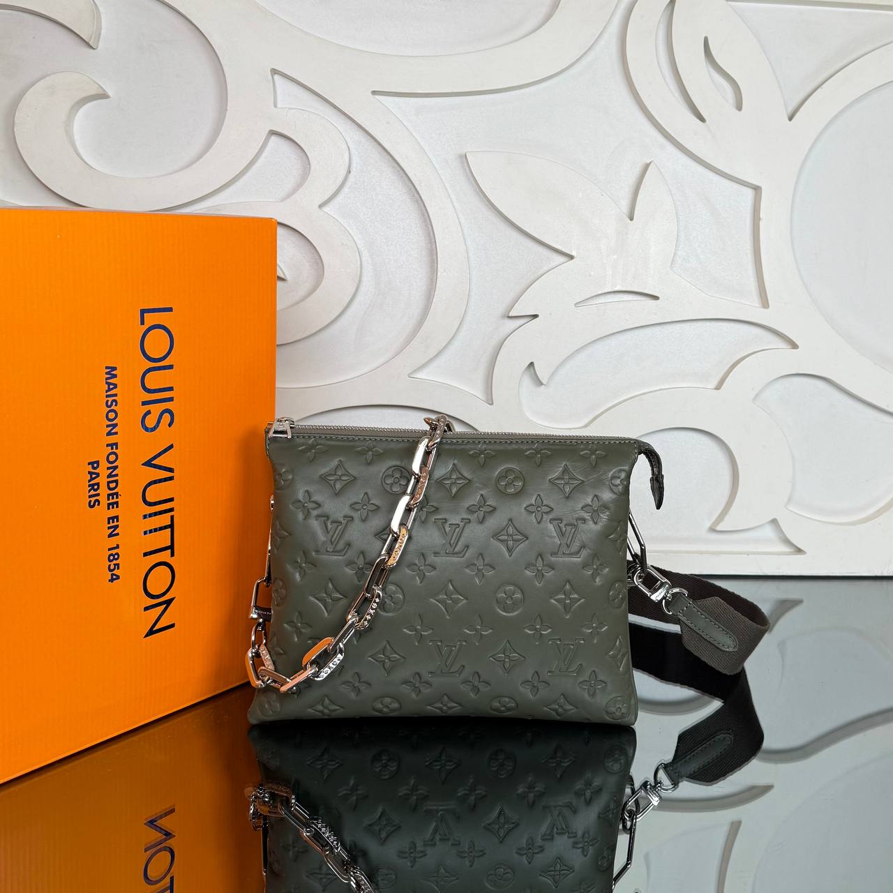 Louis Vuitton Coussin PM 

853-2 ⭐️