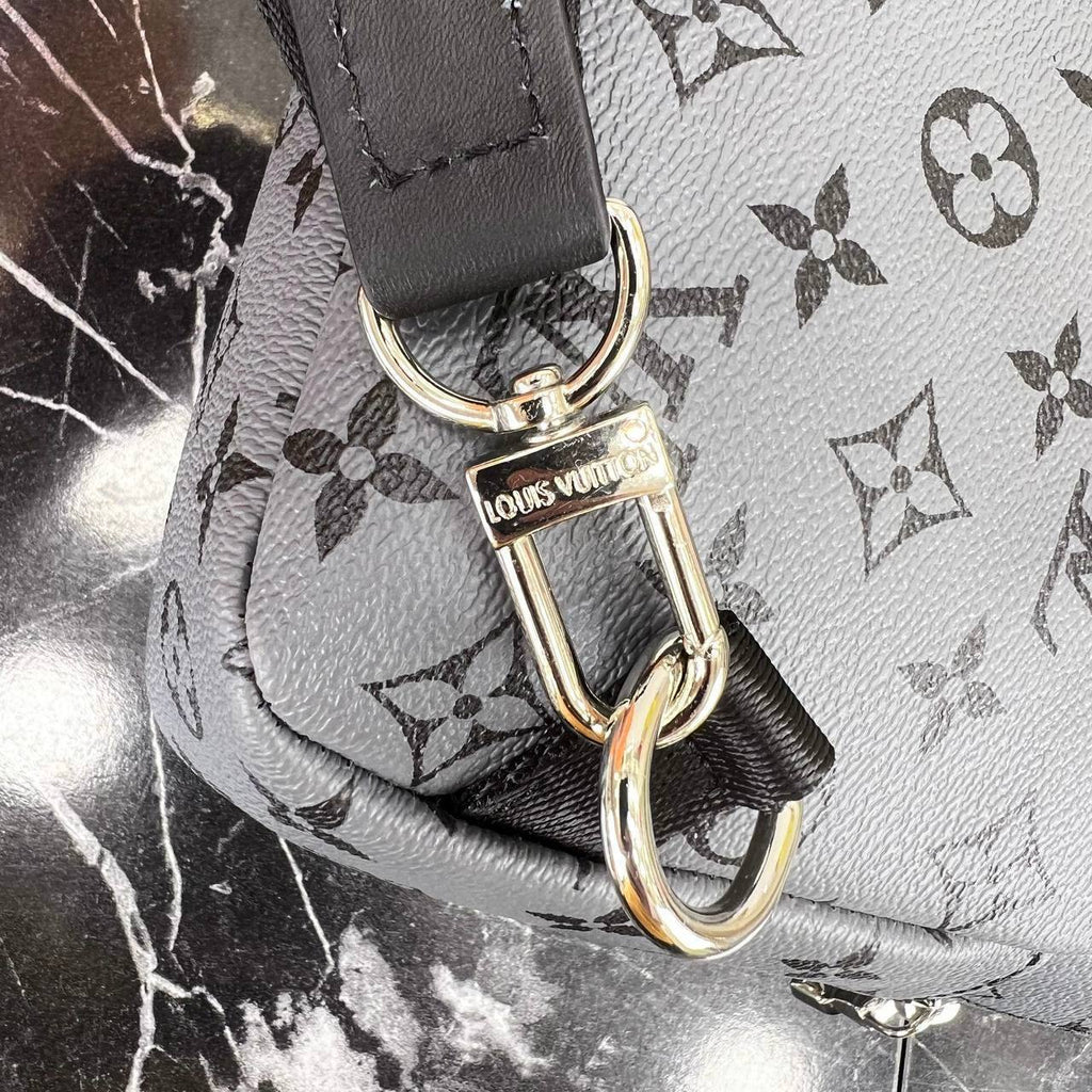 Louis Vuitton Avenue Sling Bag 

642-3