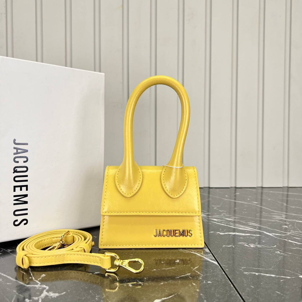 Jacquemus Chiguito Bag Nano

13x10 cm
5736-5 
💥Sale💥