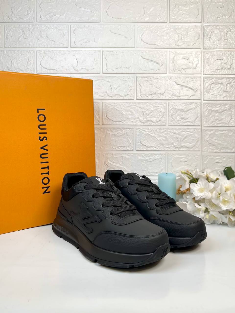 Louis Vuitton Classic Sneaker

911047 ⭐️