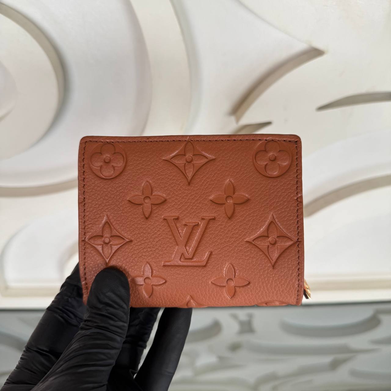 Louis Vuitton Clea Wallet 

210182 ⭐️