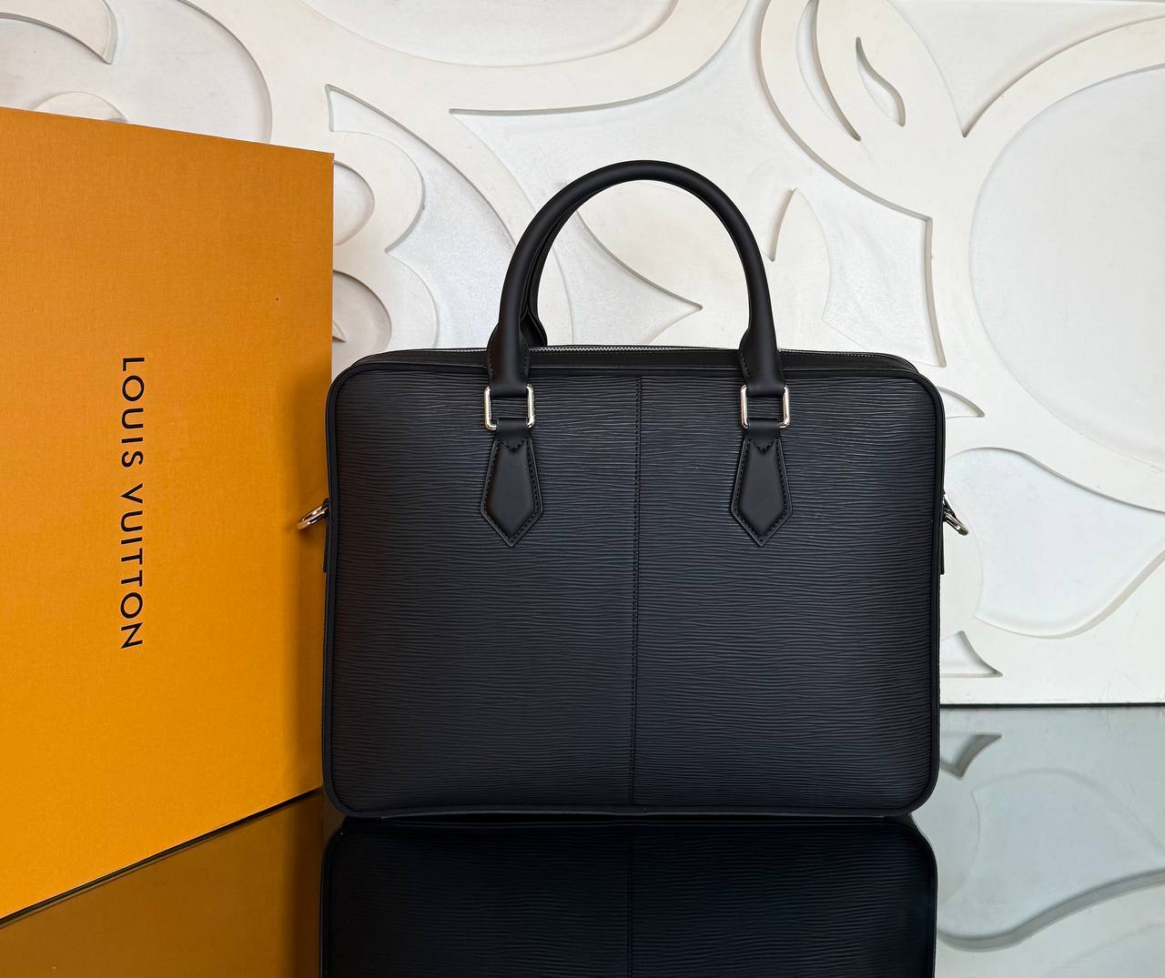 Louis Vuitton Dandy MM Briefcase

910536 ⭐️