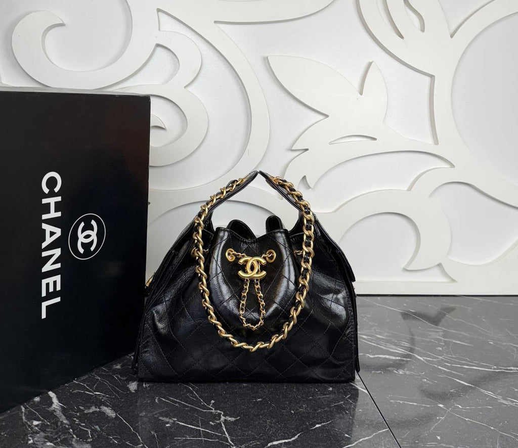 Chanel 25 Small Handbag

29x19 cm
910139 ⭐️