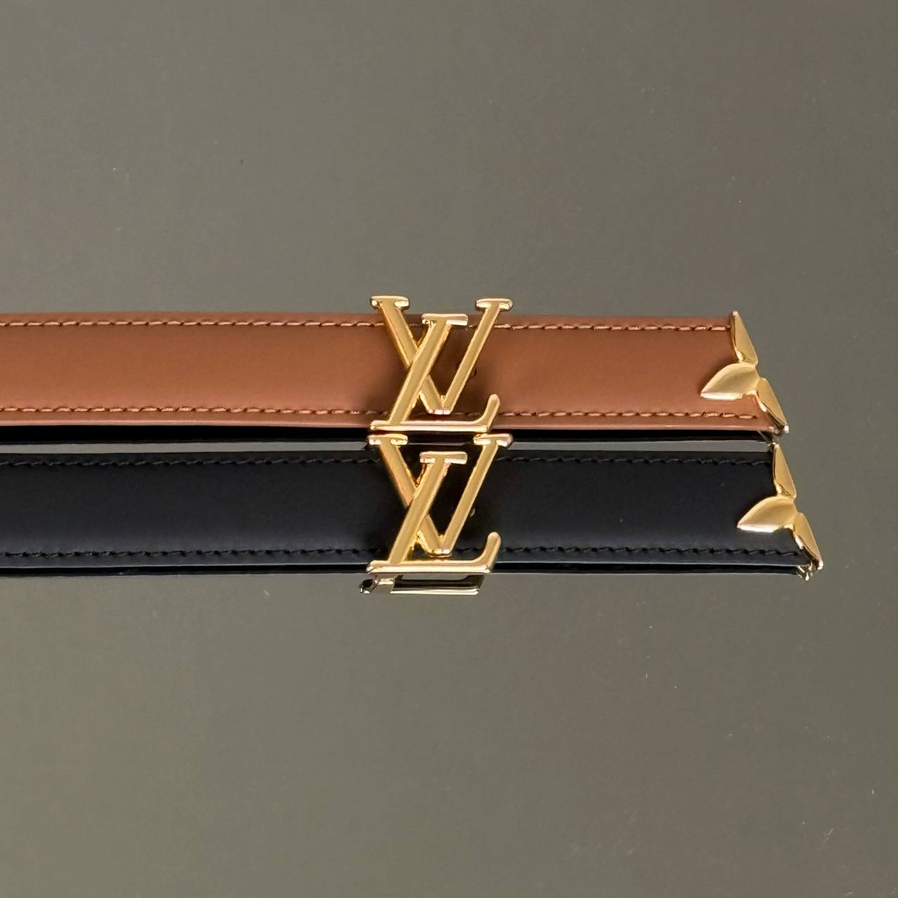 Louis Vuitton Pretty LV 20 mm Reversible Belt

217037 ⭐️
