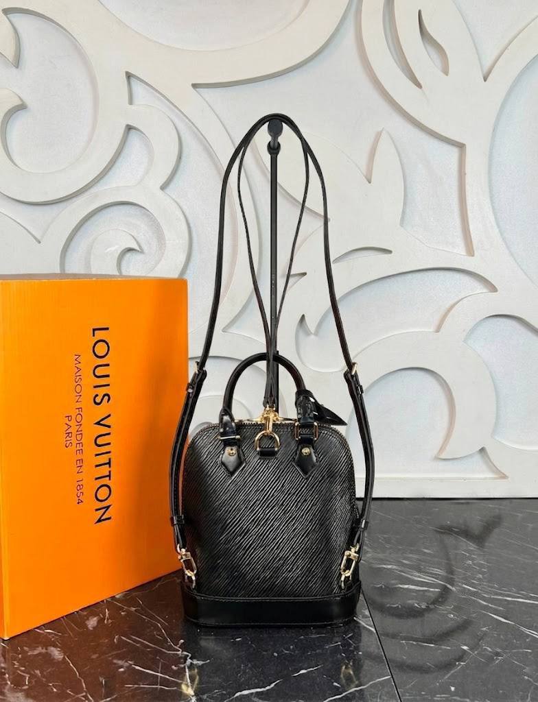 Louis Vuitton Alma Backpack 

5810-2 ⭐️