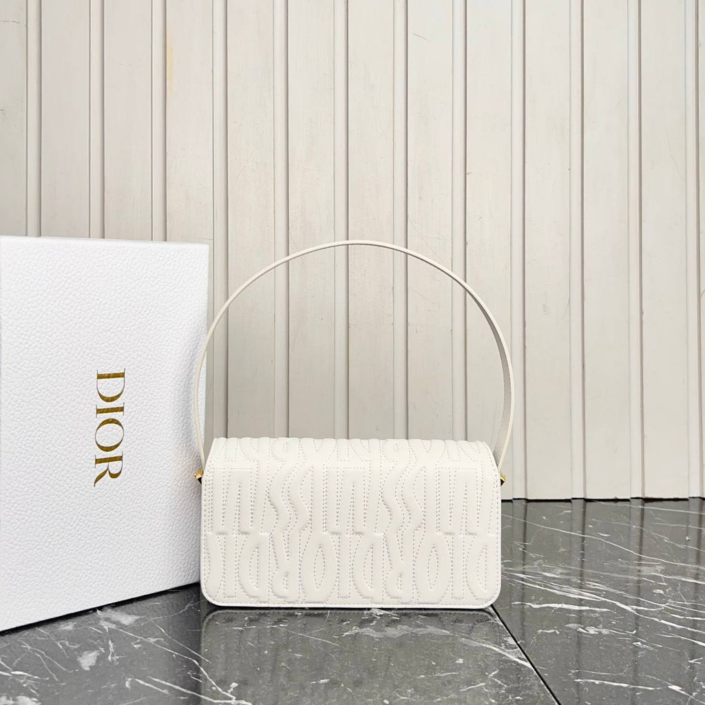 Christian Dior Miss Dior Flap Bag

21.5x11.5 cm
6711 ⭐️