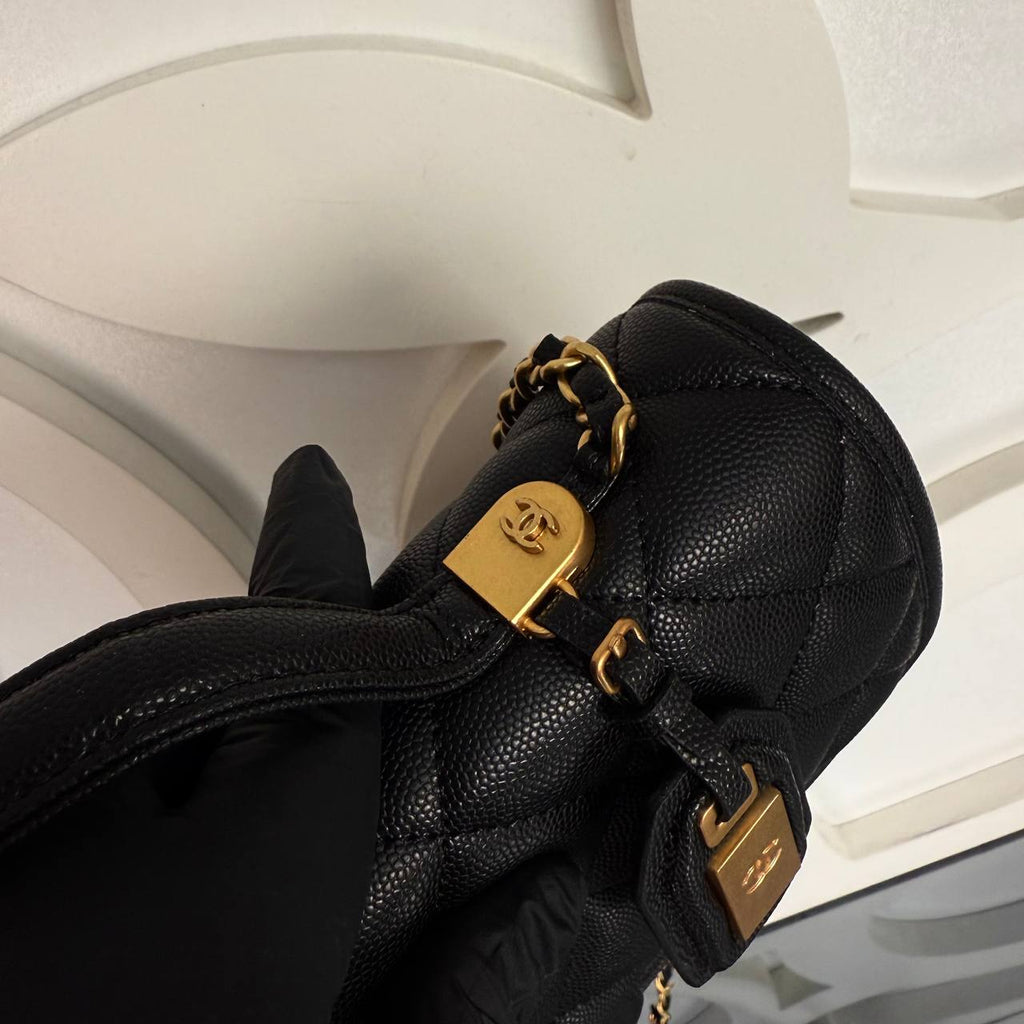 Chanel Medium Flap Bag

25x16 cm
910206 ⭐️