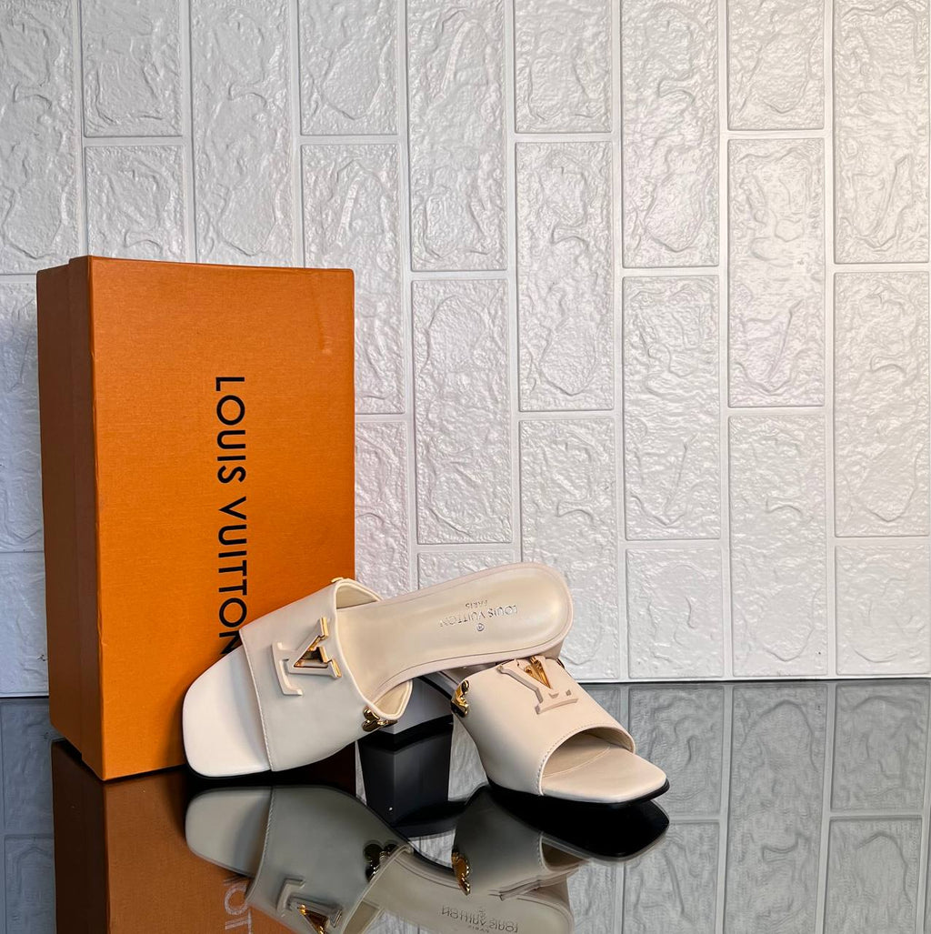 Louis Vuitton Mare Mule 8cm

911237 ⭐️