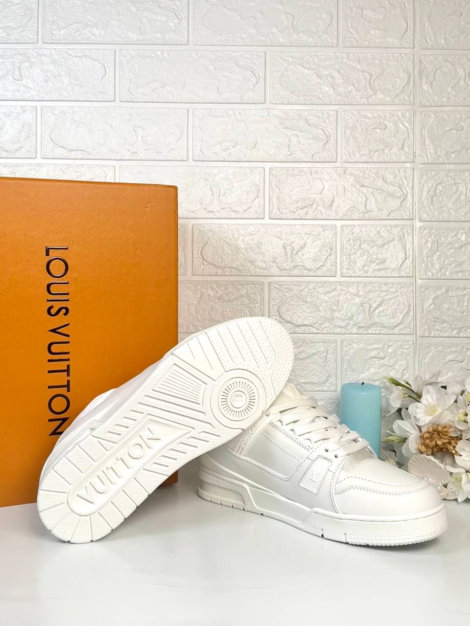 Louis Vuitton Sneakers

911109 ⭐️