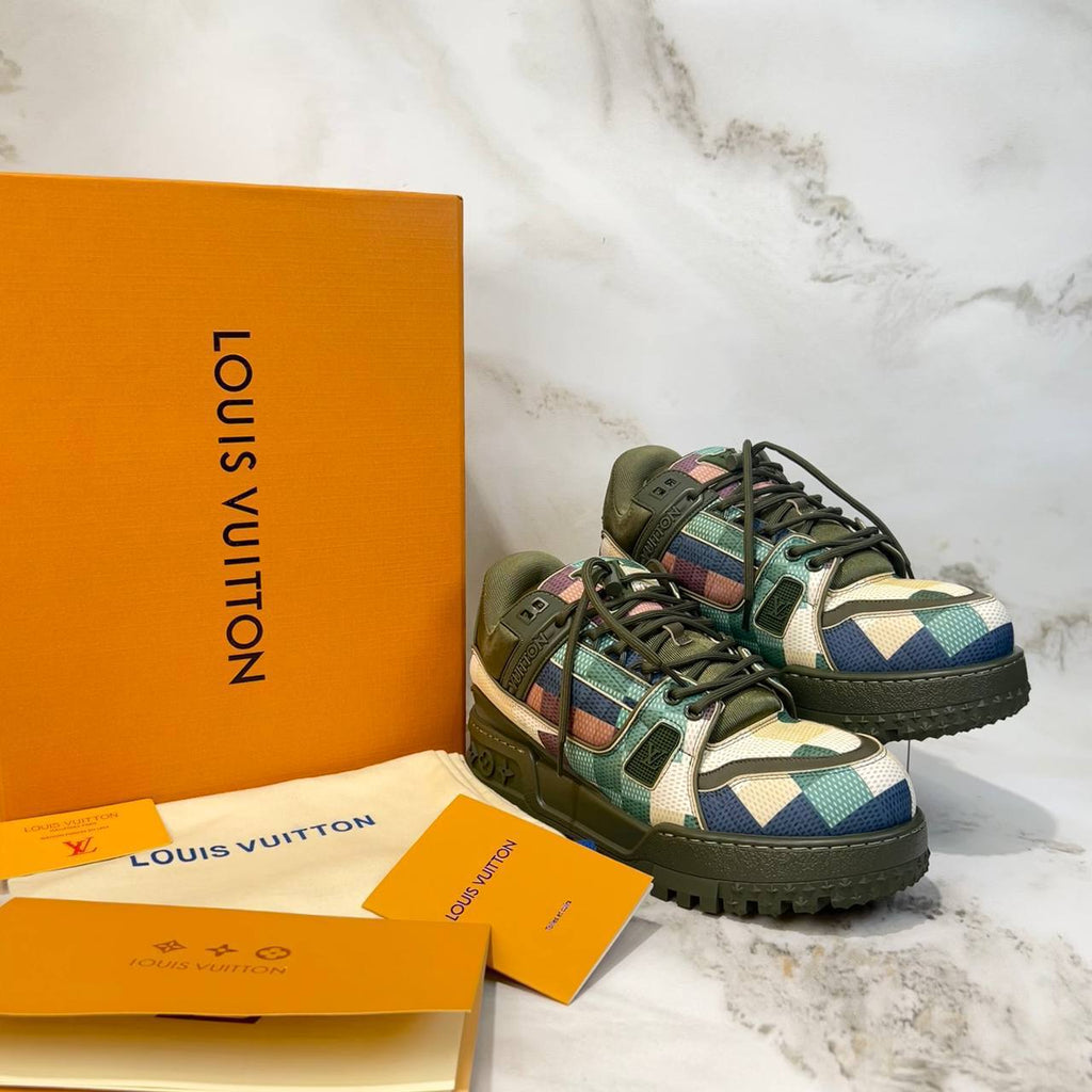 Louis vuitton sneakers 😍

3797-1⭐️