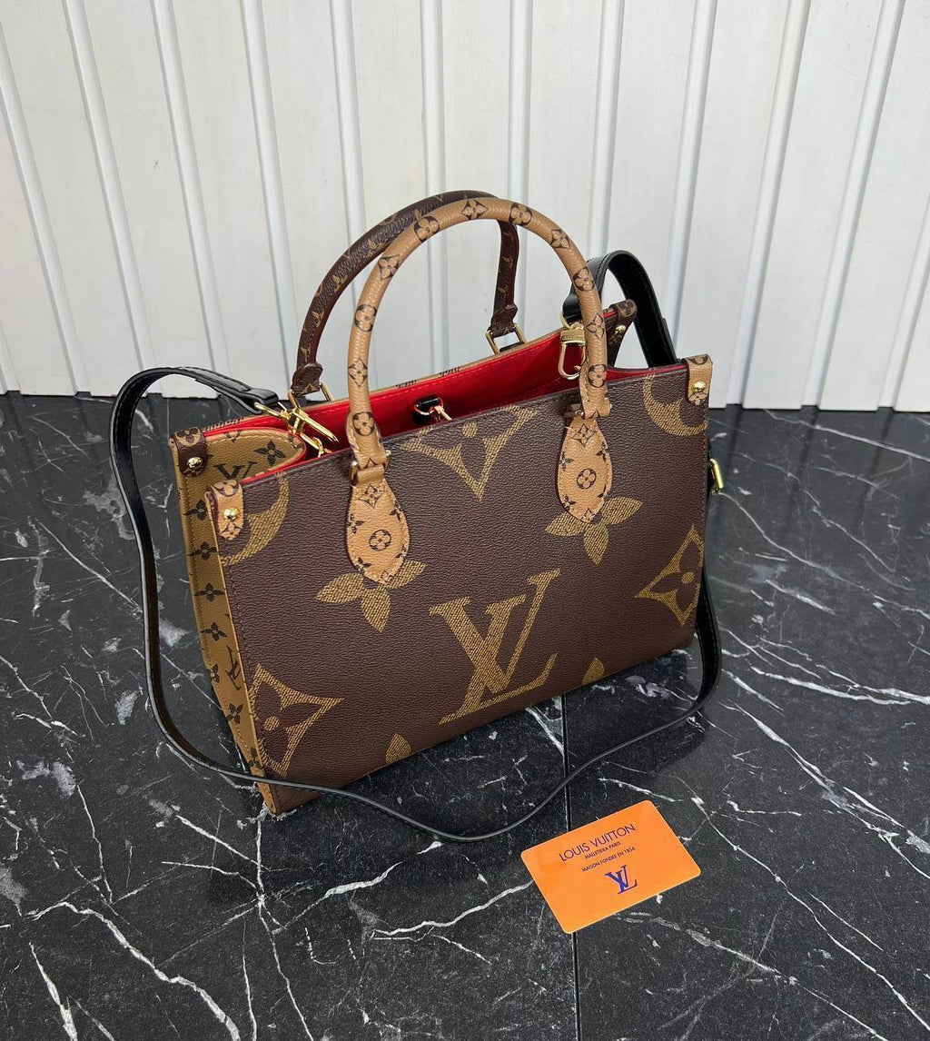 Louis Vuitton OnTheGo PM

5300 ⭐️