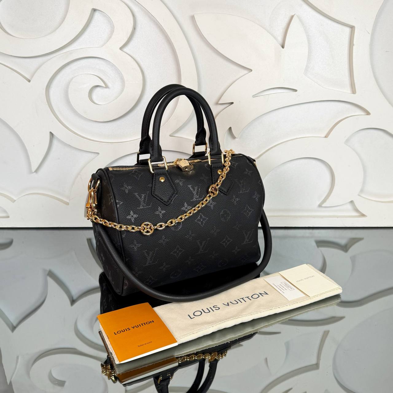 Louis Vuitton Speedy Bandouliere 25

910471 ⭐️