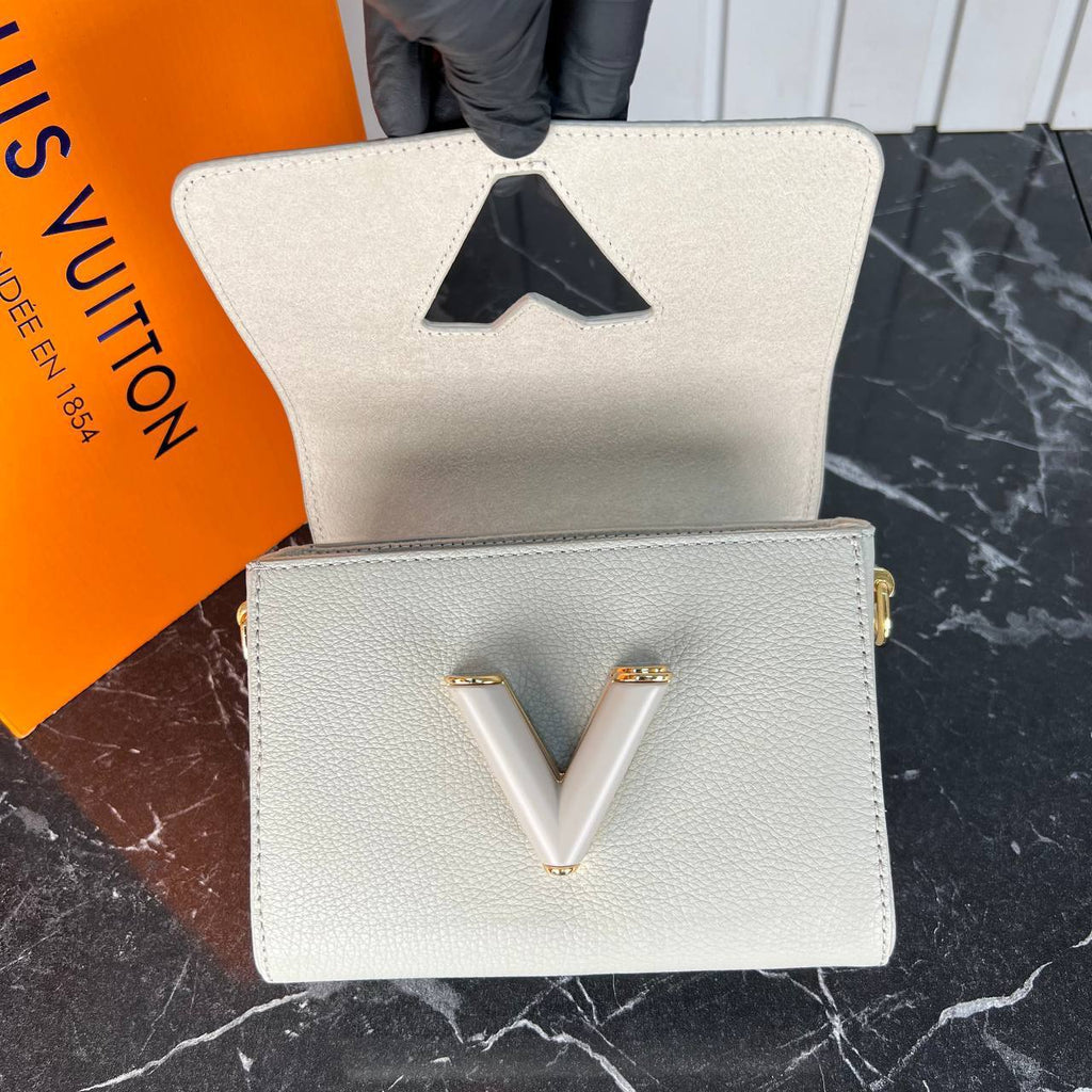 Louis Vuitton Twist MM Bag 

858-2 ⭐️
