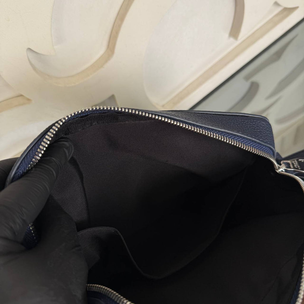 Louis Vuitton Boarding Messenger Bag

23x17 cm 
910988 ⭐️