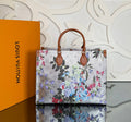 Louis Vuitton OnTheGo MM Limited Edition

910628 ⭐️