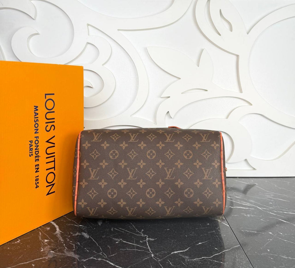Louis Vuitton Speedy Soft 30

30x20 cm
910124 ⭐️ 110$‼️