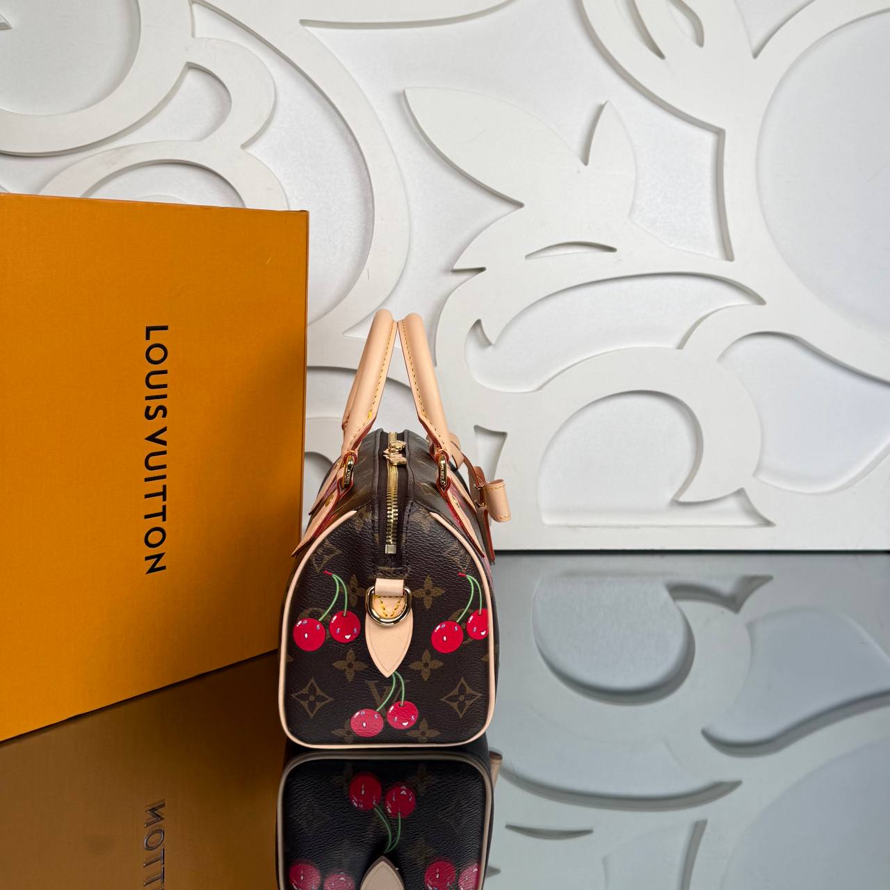 Louis Vuitton LV x TM Speedy 20 cm
Xmurakami

⭐️