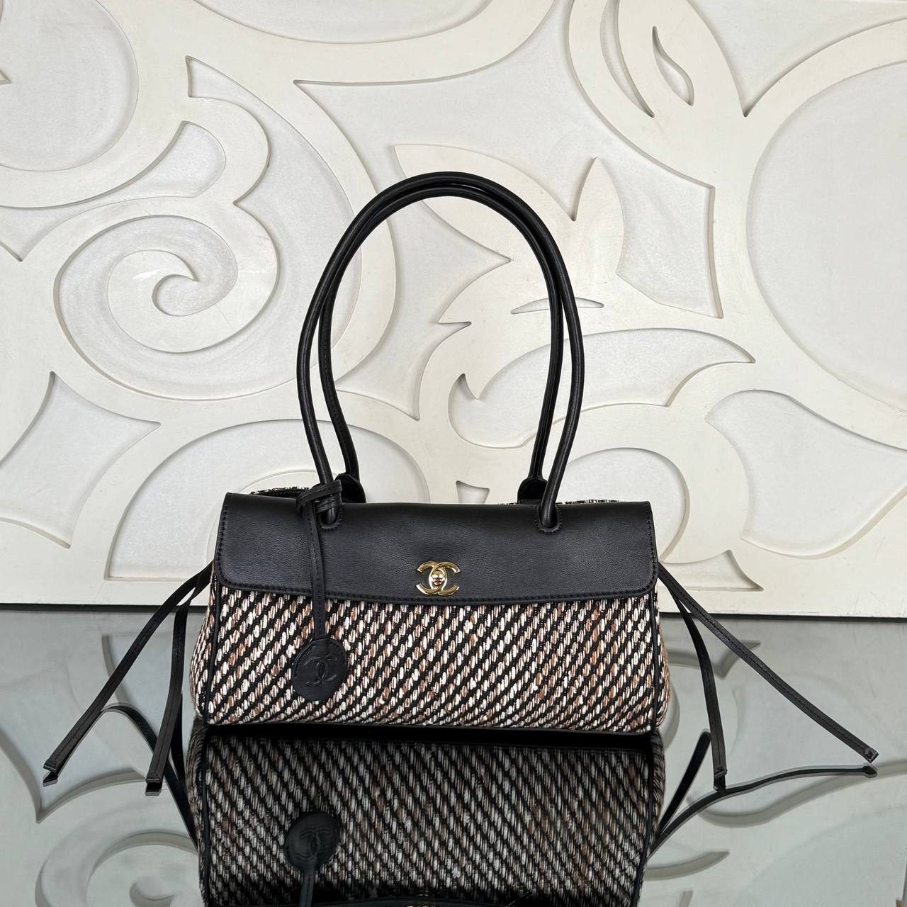 Chanel 26S East-West Shopping Bag

31x14 cm
910680 ⭐️