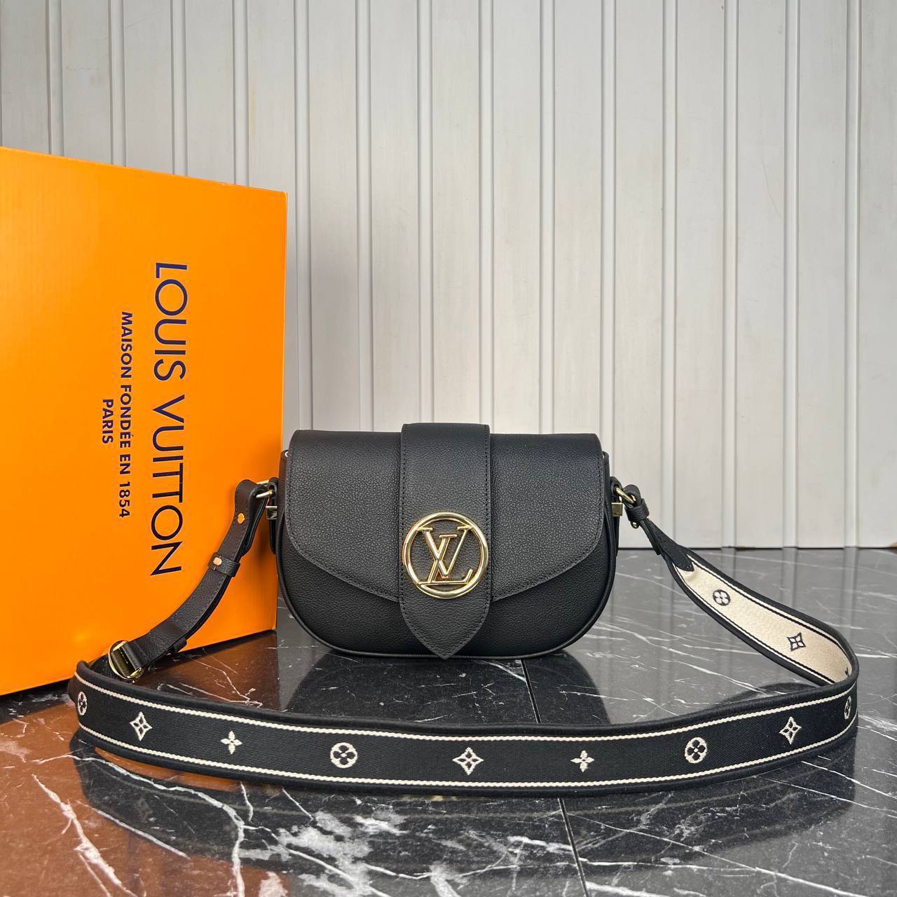 Louis Vuitton Pont 9 Soft MM Bag

758-1 ⭐️