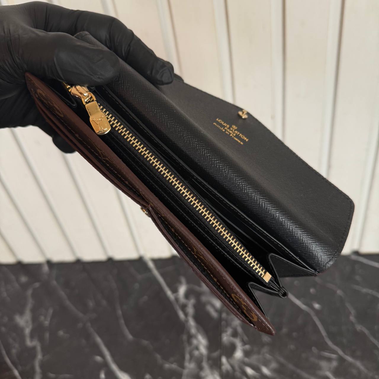 Louis Vuitton Sarah Wallet 

79-1 ⭐️
