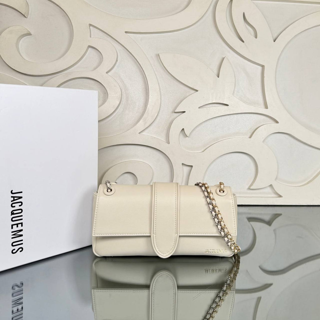 Jacquemus Le Bambino Chaine Shoulder Bag
Τσάντα 
24x13 cm
5736 ⭐️