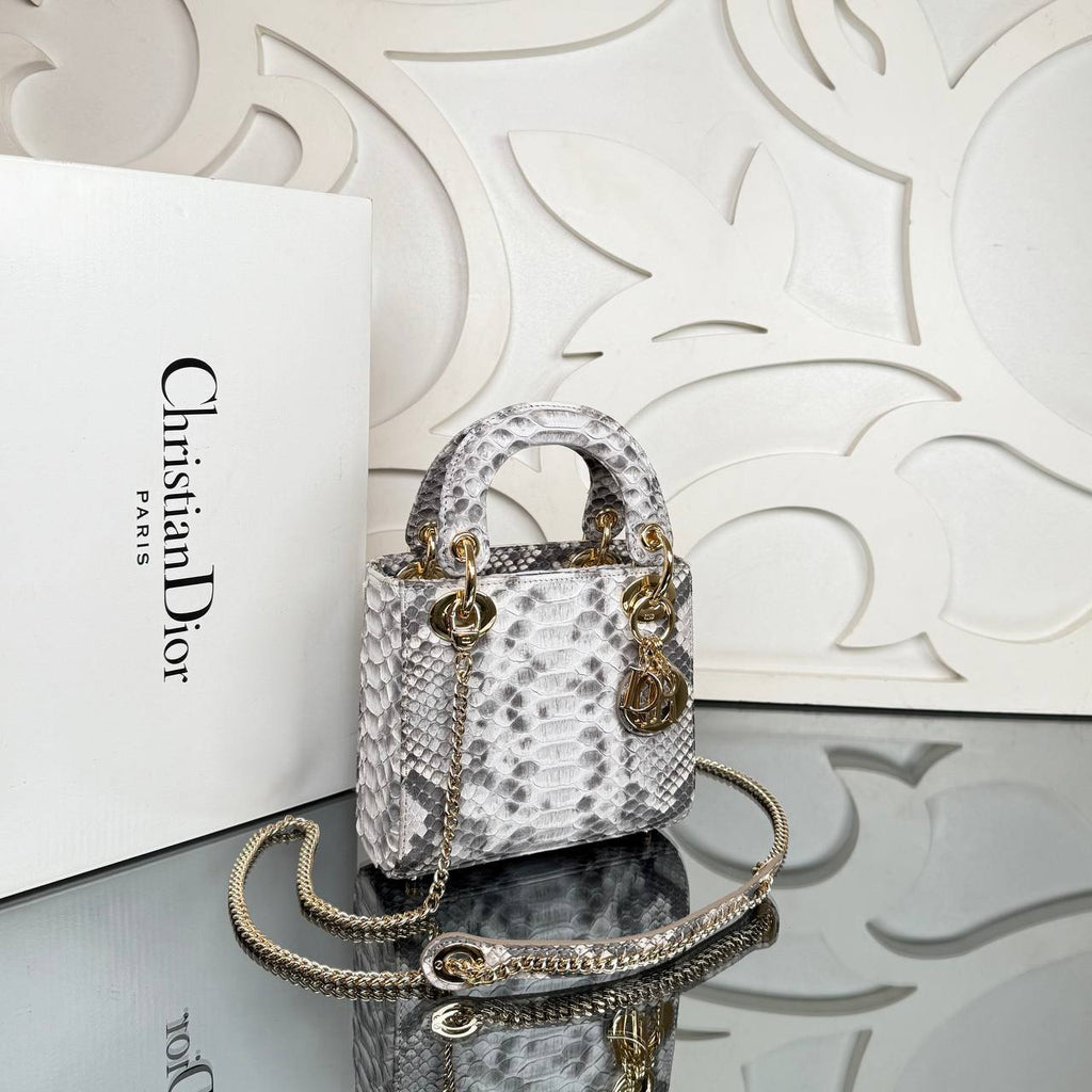 Christian Dior Lady Dior Python Small Bag 

17x16 cm 
210122 ⭐️