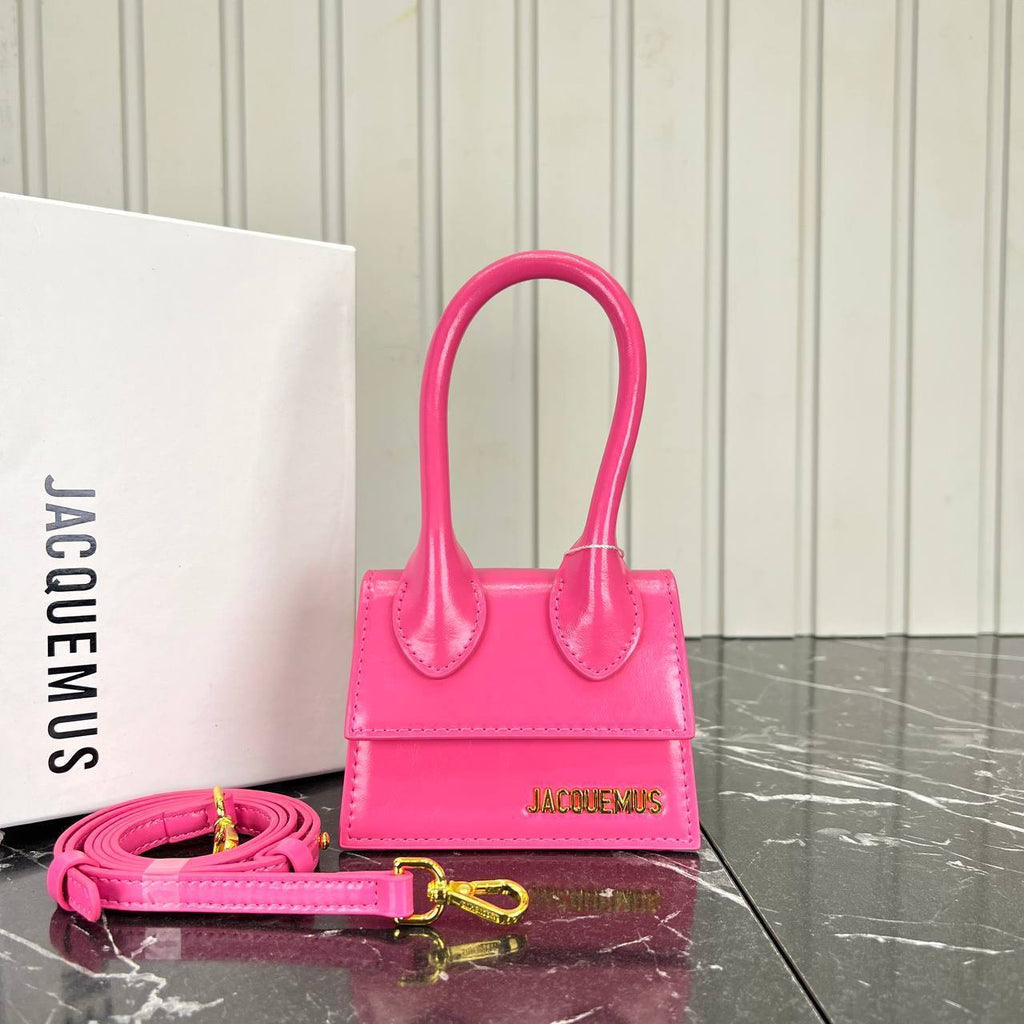 Jacquemus Chiguito Bag Nano

13x10 cm
5736-5 
💥Sale💥