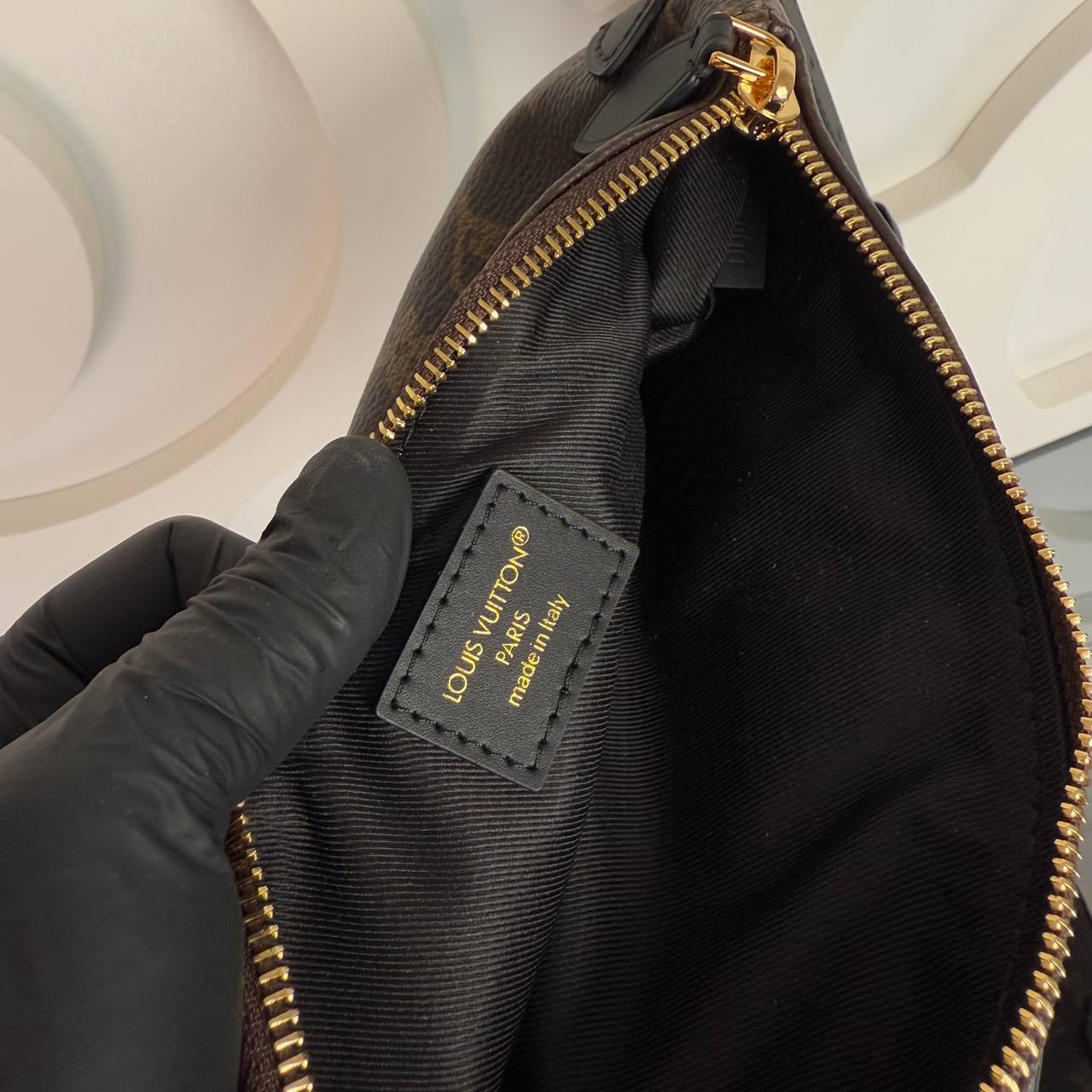 Louis Vuitton Keepit Bag 

910039 ⭐️