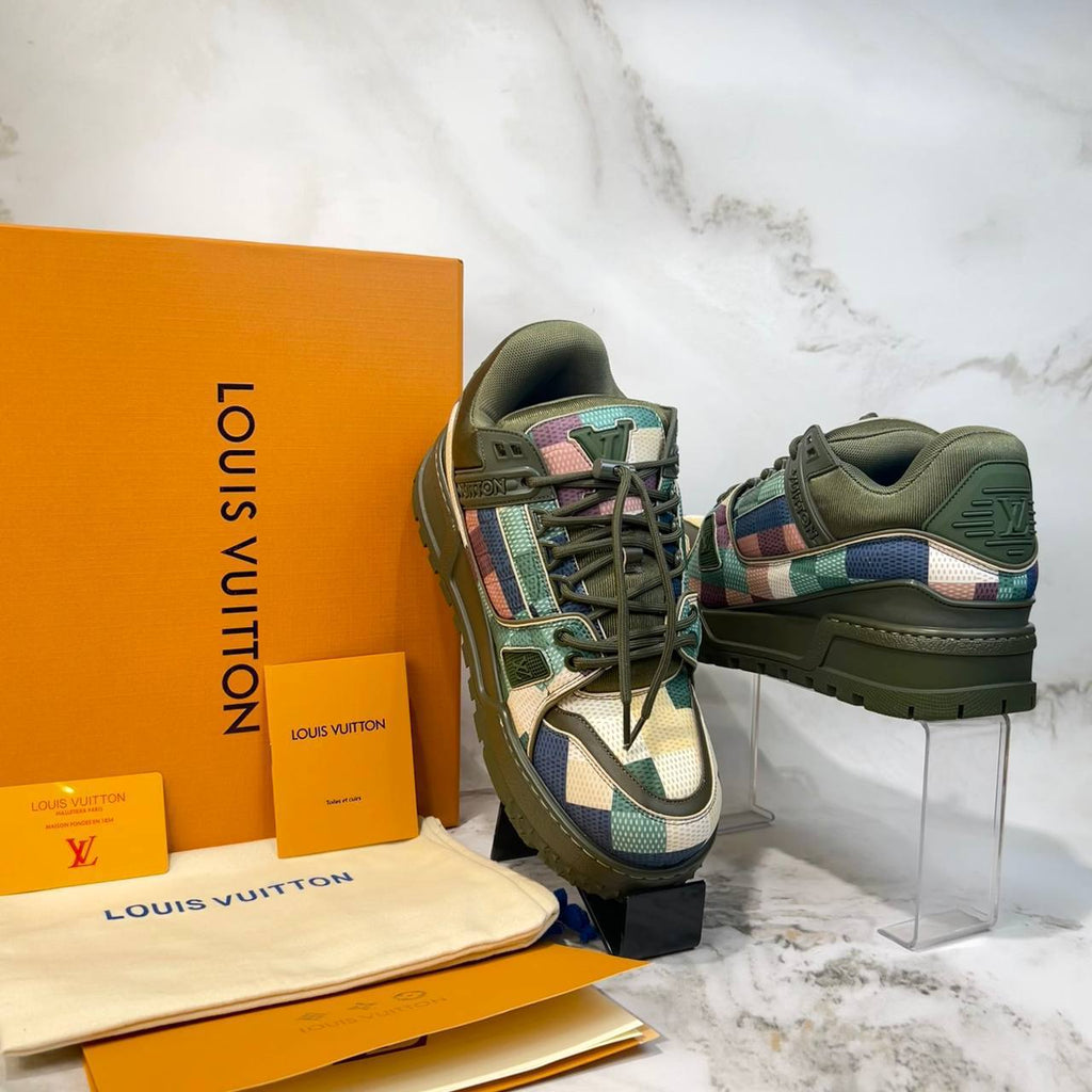 Louis vuitton sneakers 😍

3797-1⭐️