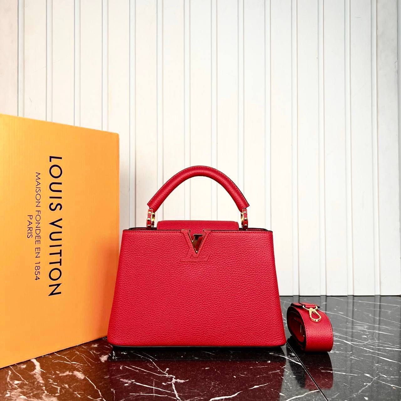 Louis Vuitton Capucines BB 

5565-3 ⭐️