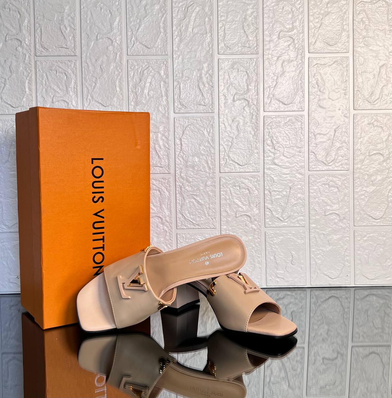 Louis Vuitton Mare Mule 8cm

911237 ⭐️